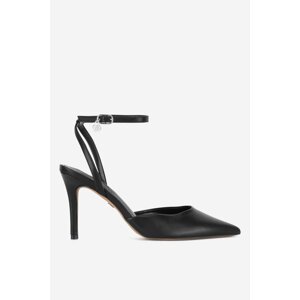Körömcipő NINE WEST